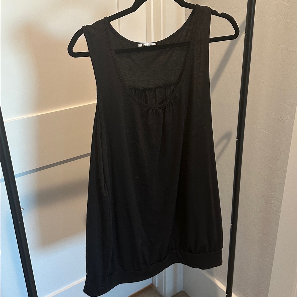 Beyove black loose fit yoga tank